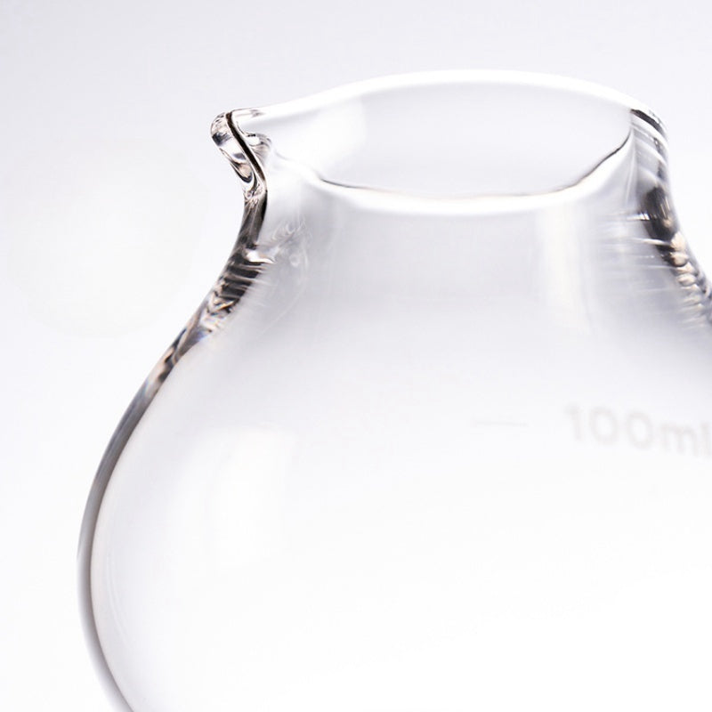 Elegant Gourd Shaped Crystal Glass Wine Decanter Cup Collection with Red Accents