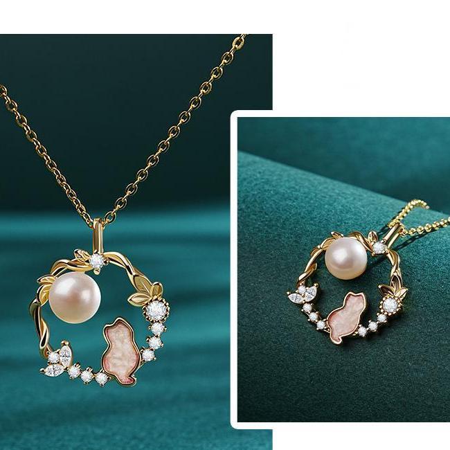 Royal Cat Pearl Necklace