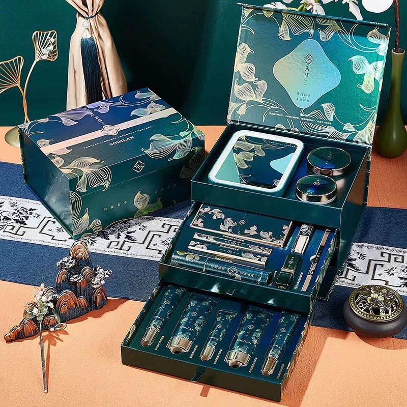 #B8 Beauty Box Oriental Charm 18 Pcs