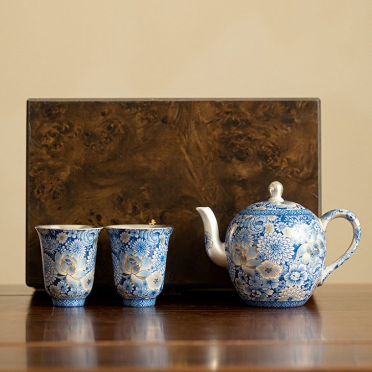 Luxurious and Elegant 999 Pure Silver Gilded Silver Traditional Chinese Design Tea Set