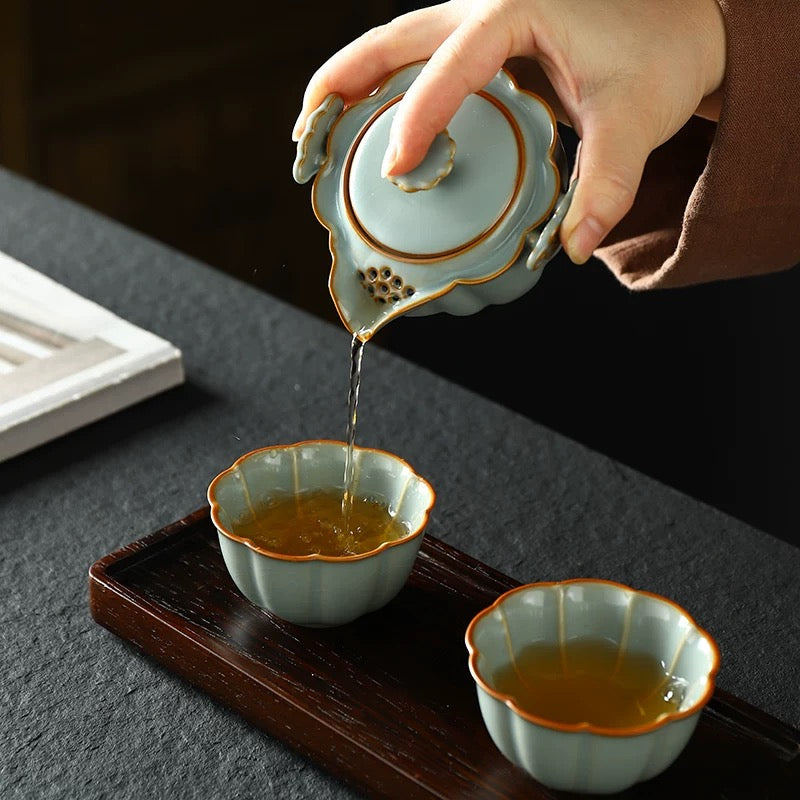 Ru Kiln Lidded Tea Cup Heat-Resistant Single Serving Gongfu Tea Set Premium Non-Slip Hand-Held Teapot Compact and Portable for Travel