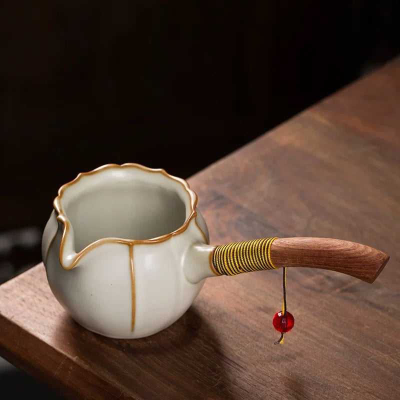 Thickened Ru Kiln Fairness Cup Ceramic Tea Filter Integrated Set Side Handle Public Cup Jingdezhen Wooden Handle Tea Sea Tea Tools 250ml