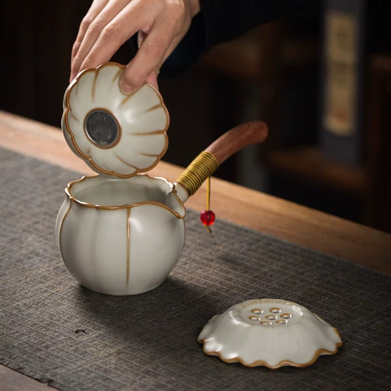 Thickened Ru Kiln Fairness Cup Ceramic Tea Filter Integrated Set Side Handle Public Cup Jingdezhen Wooden Handle Tea Sea Tea Tools 250ml