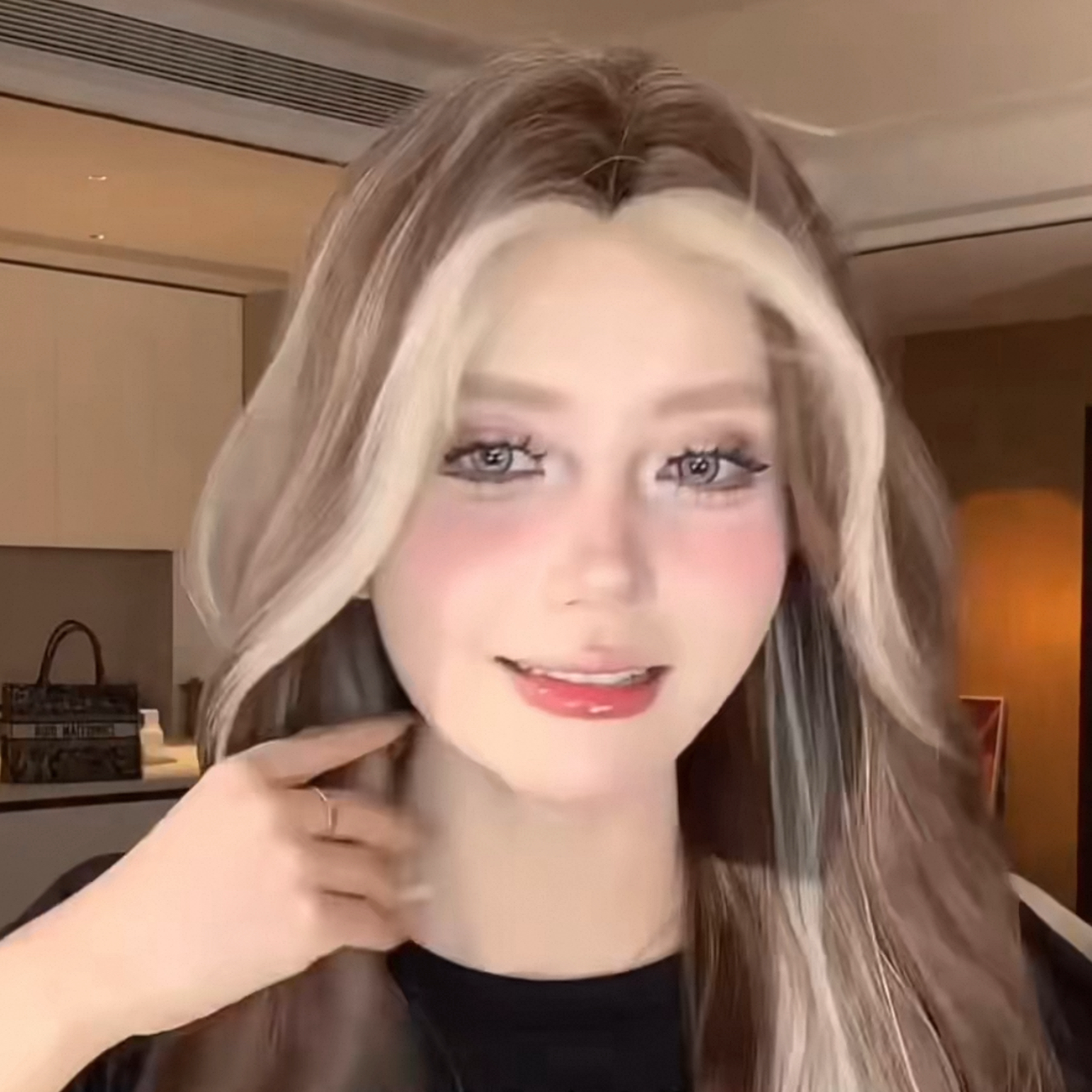 Ash-Gold Highlighted Long Curly Wig