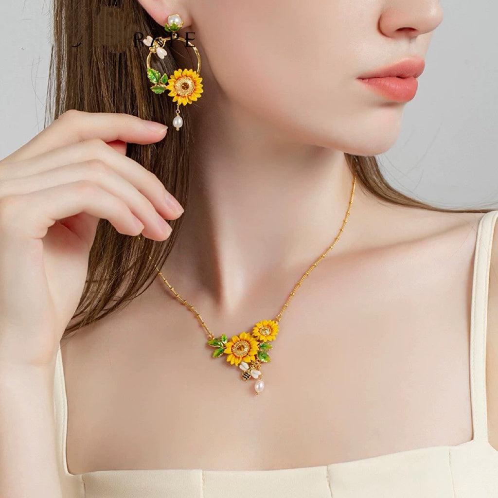 Luxurious Sunflower Necklace
