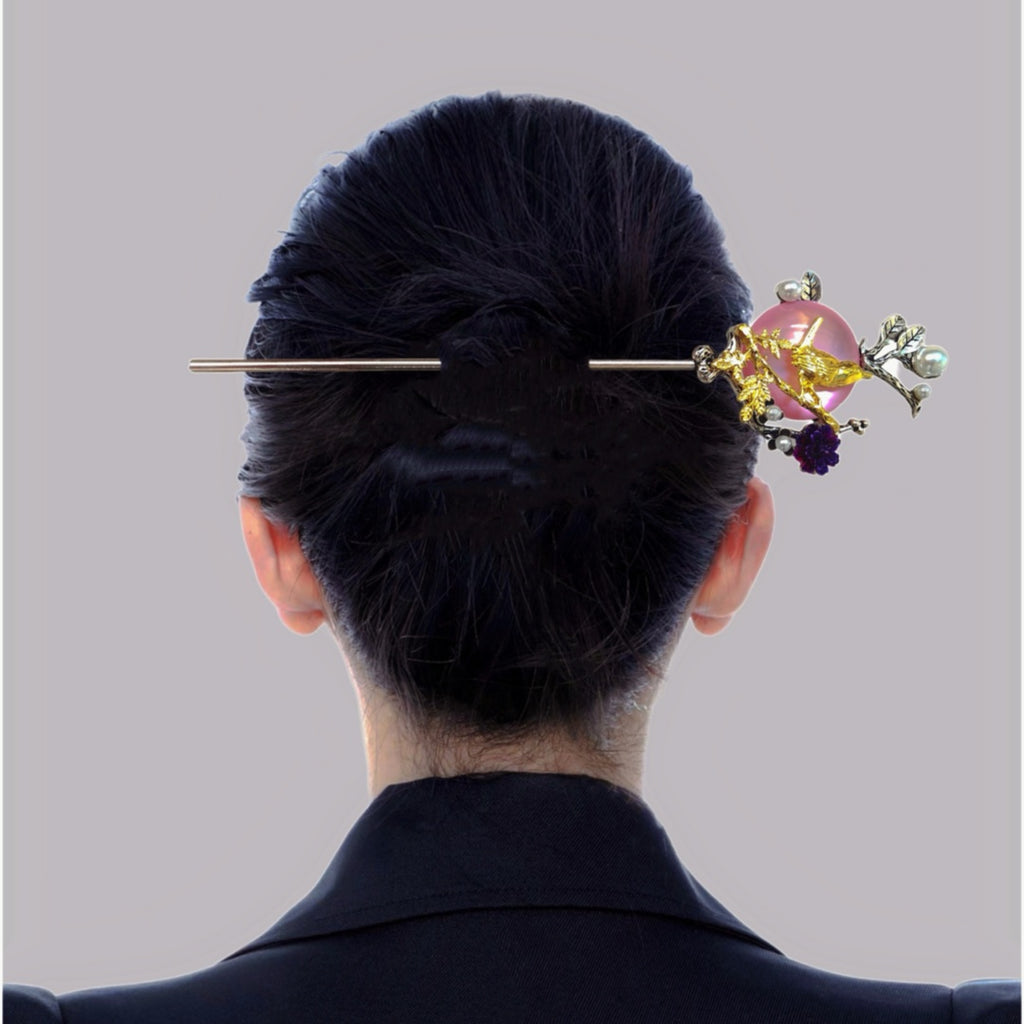 Exquisite Pink Hairpin with Moon and Magpie Design