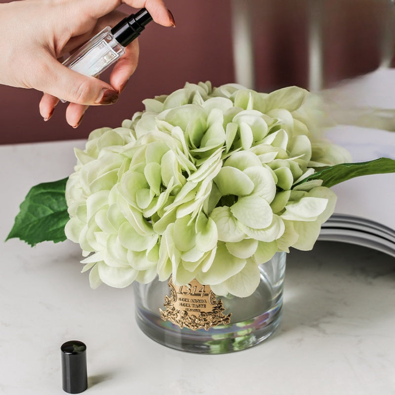 The Beauty And Fragrance Of Nature Into Your Home With Realistic Hydrangea Scented Diffuser