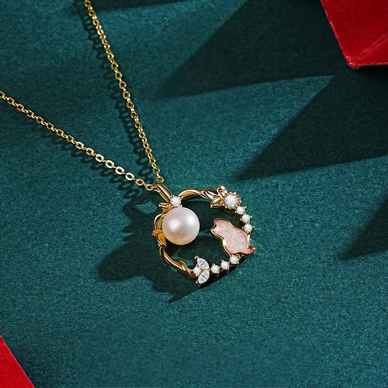 Royal Cat Pearl Necklace