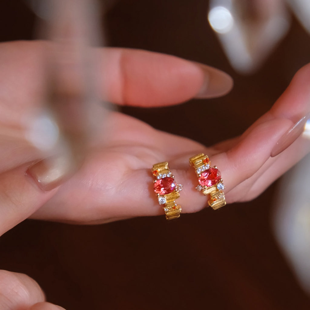 Floating Light and Golden Glow Cultured Sapphire in Padparadscha Color, Retro Sterling Silver Necklace and Ear Cuff Set