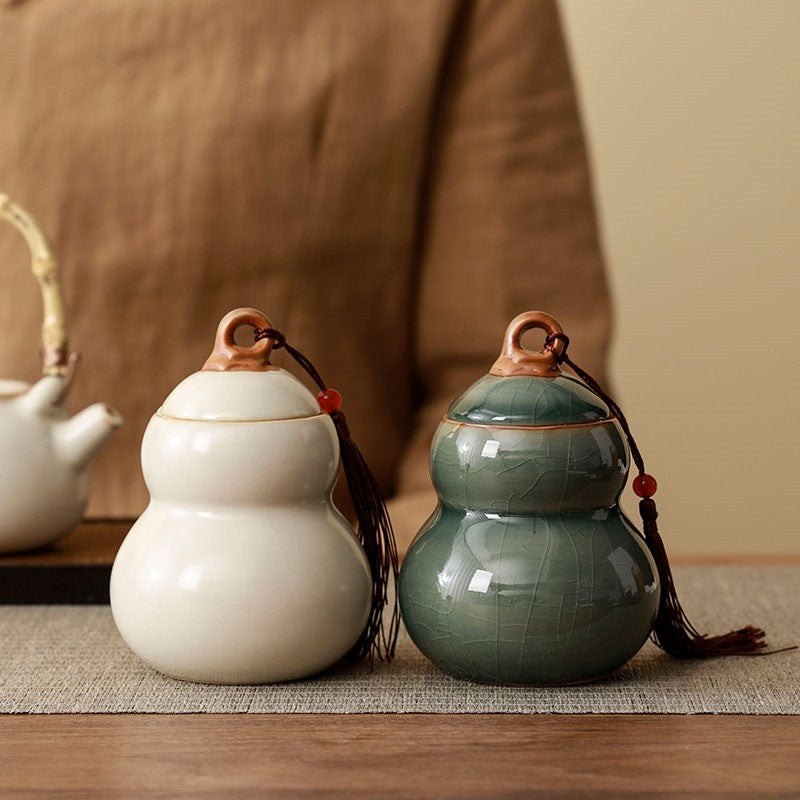 The Significant Chinese Gourd (Hulu) Shape Ceramic Gourd Tea Storage Canister