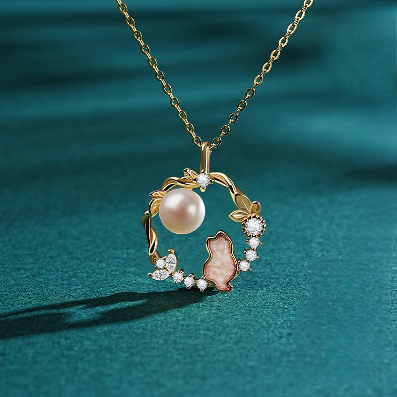 Royal Cat Pearl Necklace