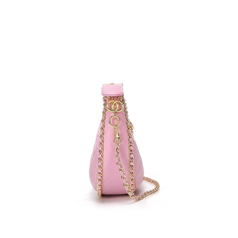#207 Crescent-Shaped Chain Hobo Handbag