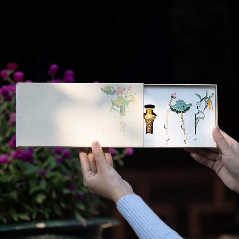 The Elegant Lotus Metal Bookmark Gift Set And Perfect Desk Decor