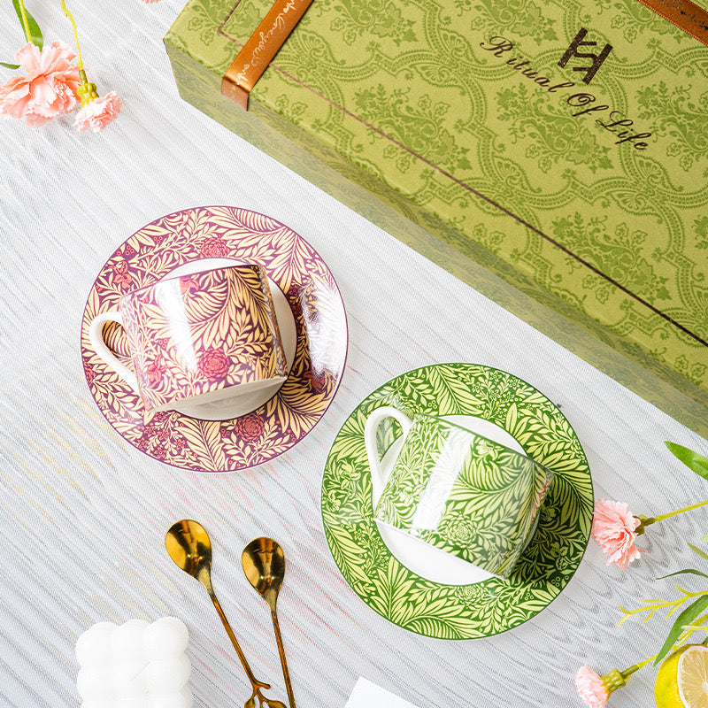 #076 Vintage Tea Cups Set