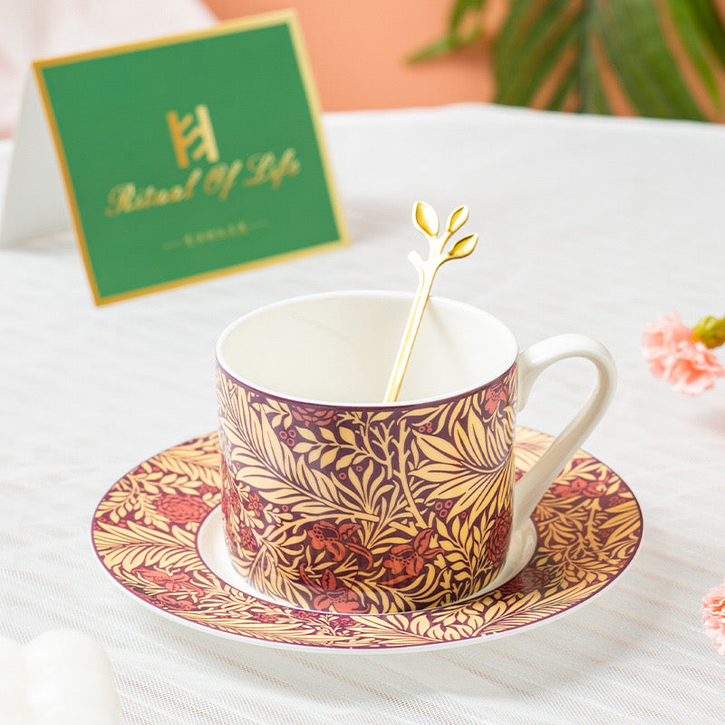 #076 Vintage Tea Cups Set