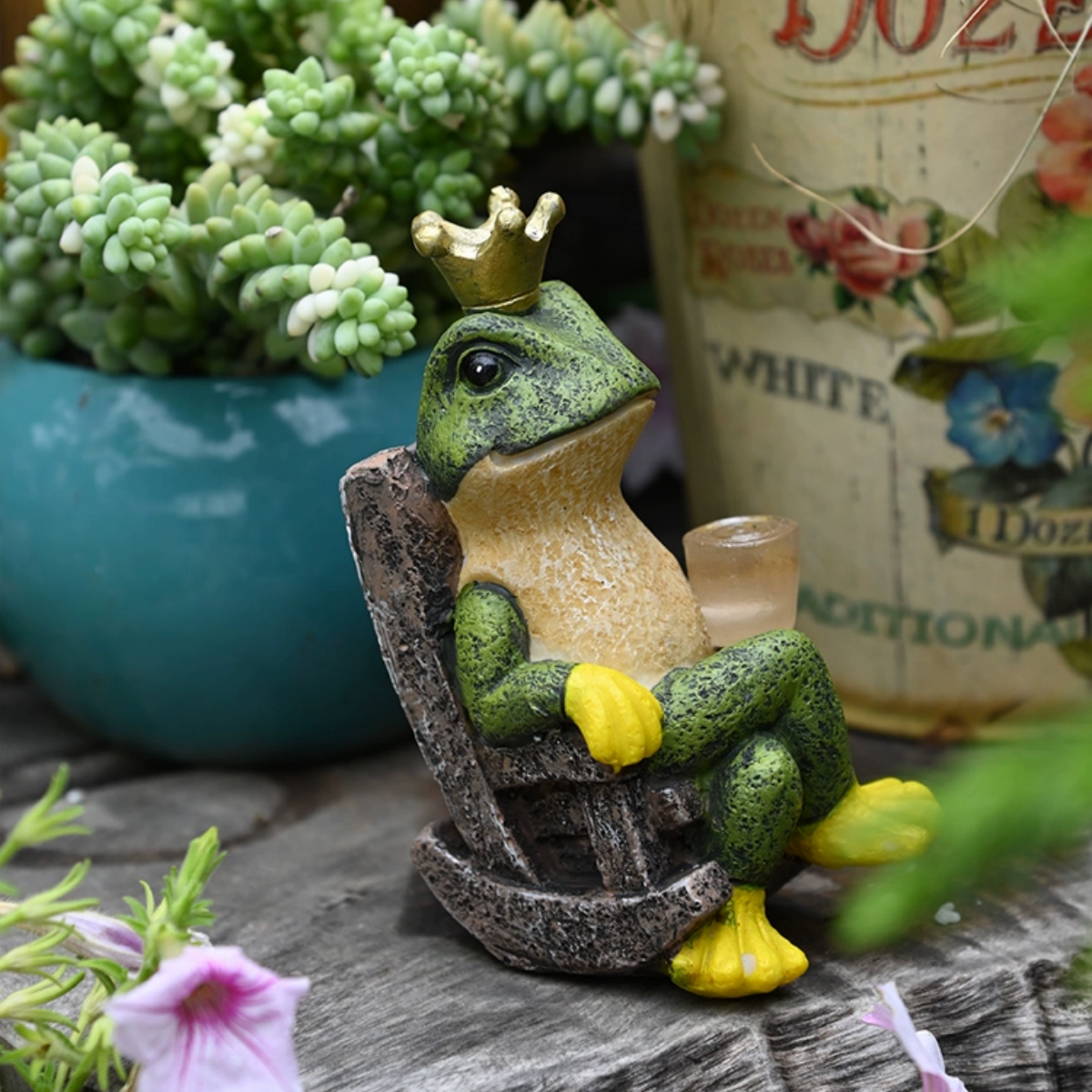#S8 Solar Crown  Frog Outdoor Night Light