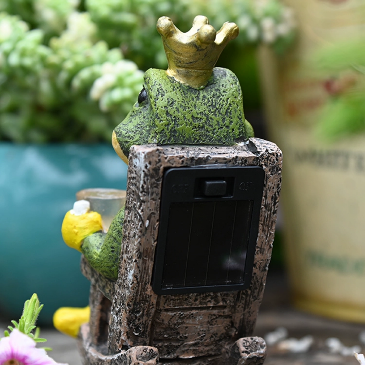 #S8 Solar Crown  Frog Outdoor Night Light