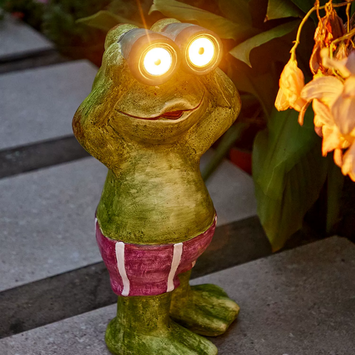 #S3 Garden Sculpture Frog Solar Night Light